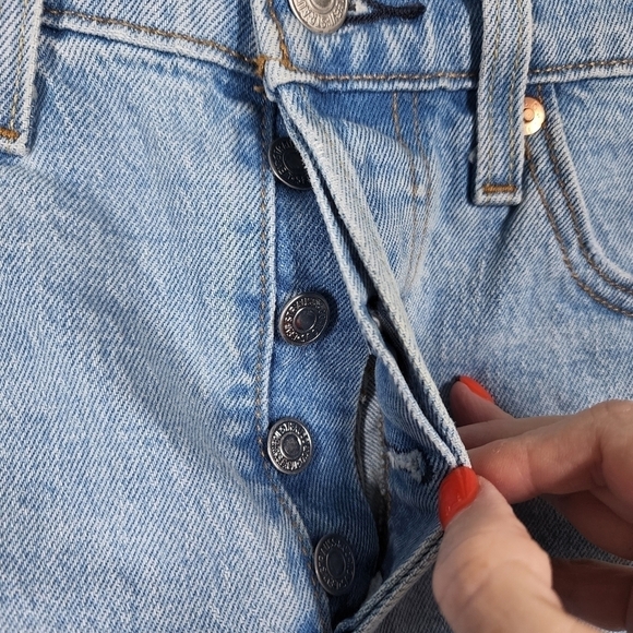 LEVI'S 501 BUTTON FLY LOGO SHORTS - Picture 3 of 9